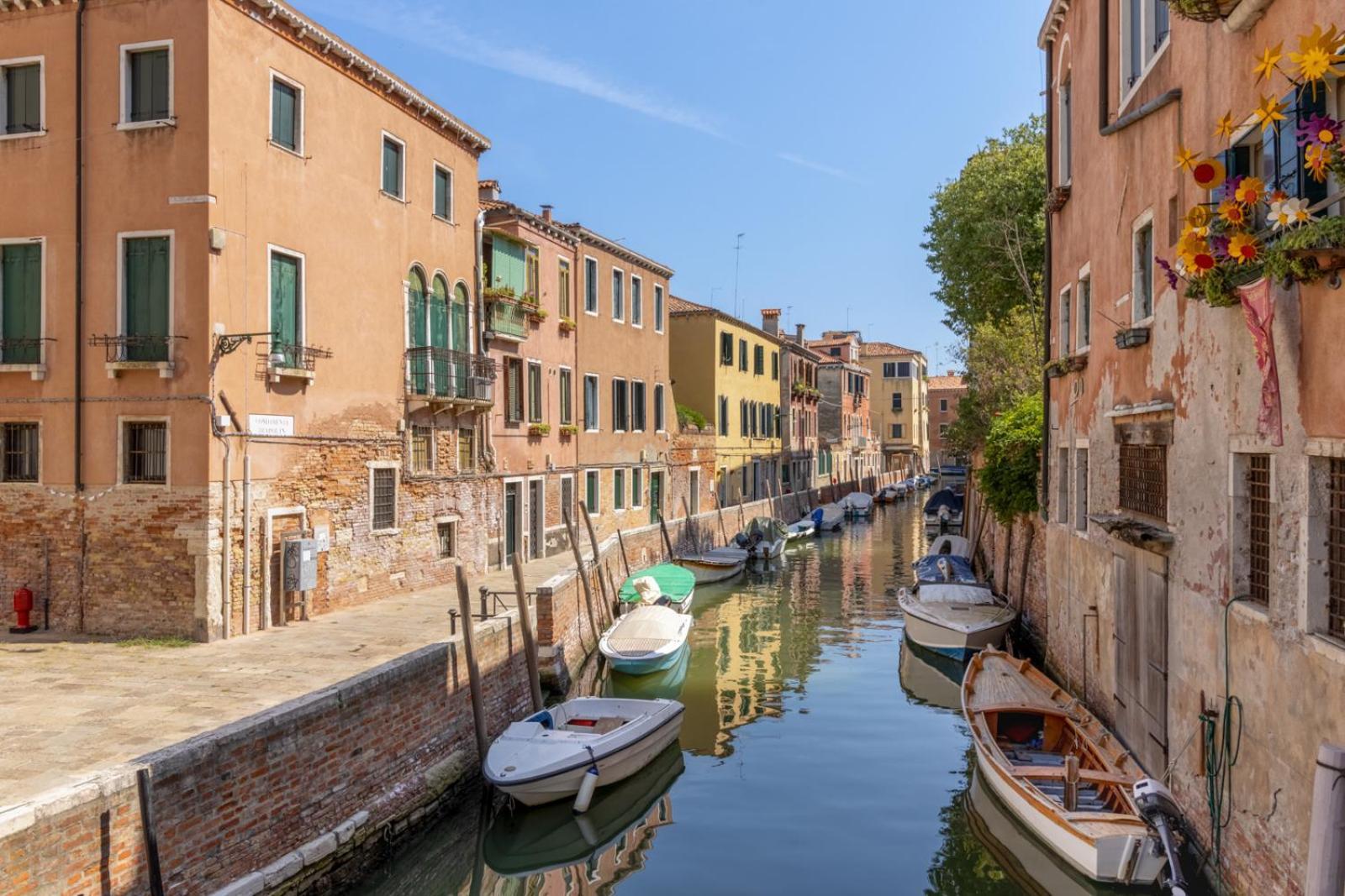 Zero Stairs + Canal View Apartment Venice Exterior photo